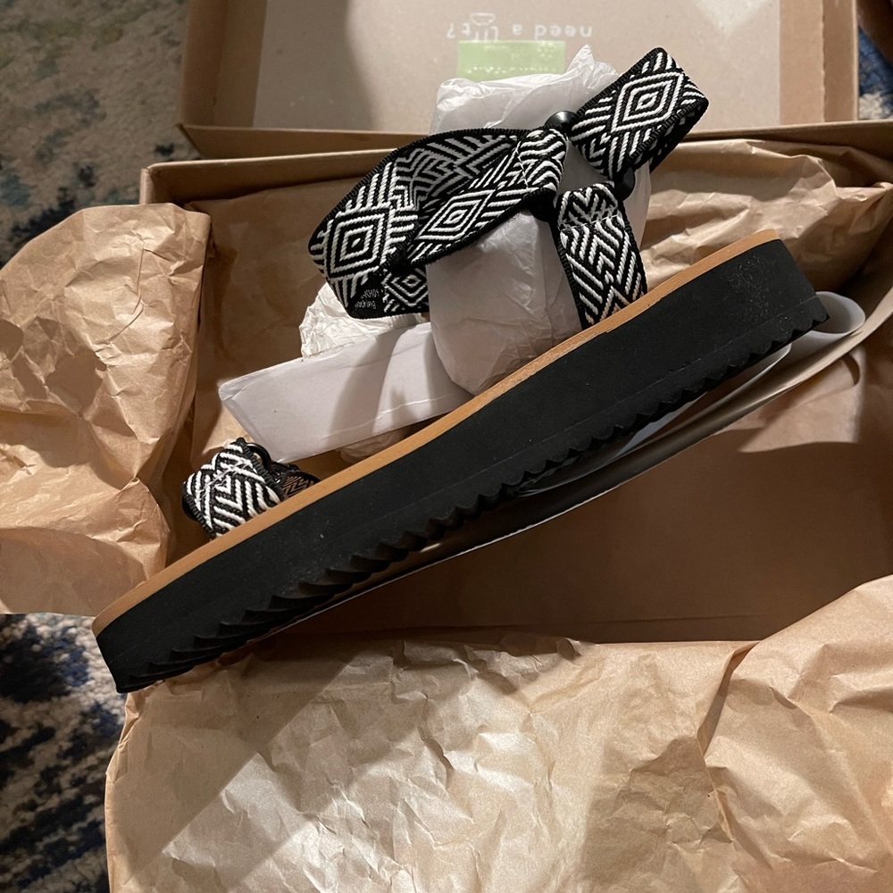 The (Re)sourced Maggie Sandal